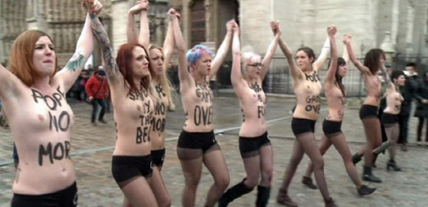 Dégradation d'une cloche de Notre-Dame de Paris: Neuf Femen relaxées
