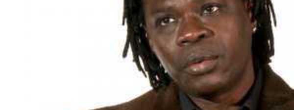 A l’enterrement de son fils, Baba Maal a craqué