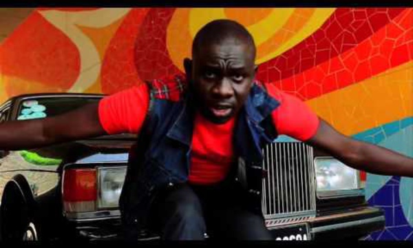 Pape Diouf chasse EBOLA