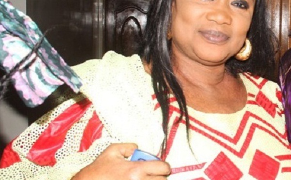 Rivalité entre TFM et SENTV : la cantatrice Ndèye Fatou Ndiaye se rachète…