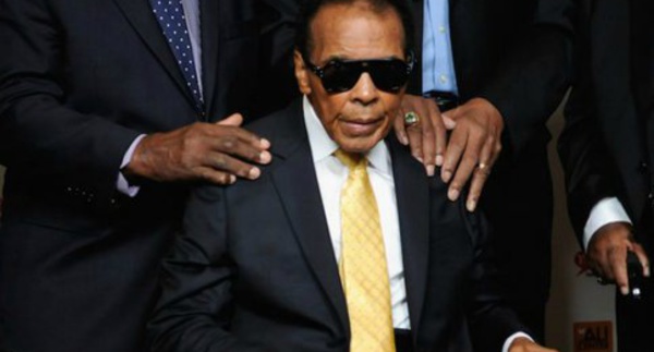 L'ancien boxeur Mohamed Ali hospitalisé