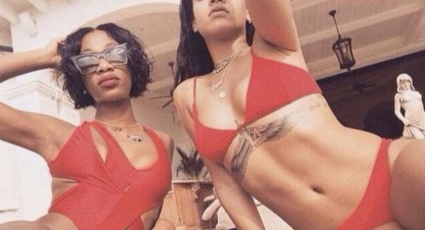 RIHANNA DÉVOILE UNE PHOTO DE SES FESSES SUR INSTAGRAM PENDANT SES VACANCES À LA BARBADE !