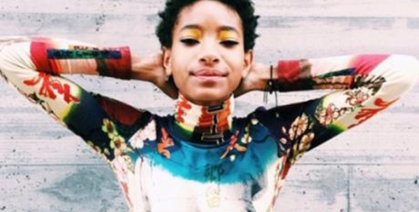Willow Smith, 14 ans, pose "topless" et fait scandale