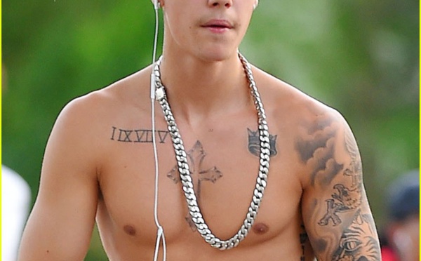 Justin Bieber : La fête dégénère, sa maison de verre est détruite !