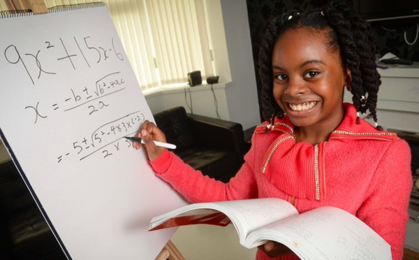 Royaume-Uni : Esther, 10 ans et déja en licence de mathématiques