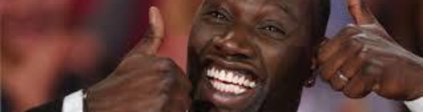 Omar Sy répond subtilement à l'article raciste de "Voici"