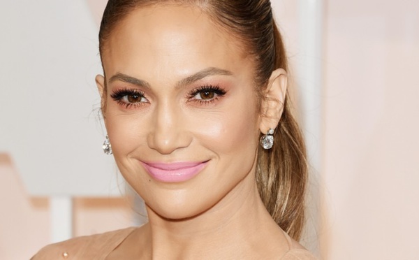 Jennifer Lopez : l'héroïne de Ta mère ou moi en 25 clichés sexy