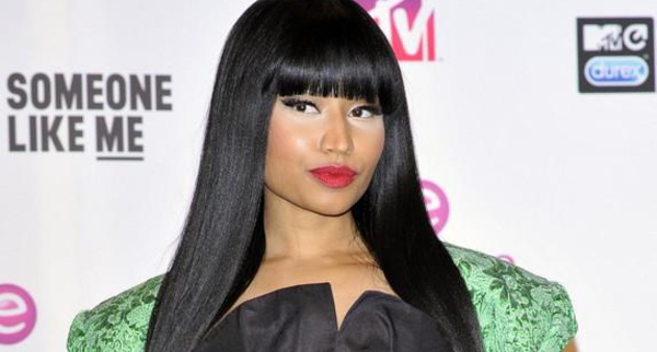 Nicki Minaj : un festival de fesses devant la cathédrale d'Helsinki