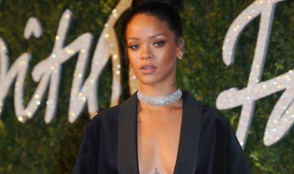 Rihanna : sexy et provocante dans les rues de Los Angeles