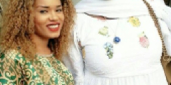 Rama Aidara, la nouvelle femme de Mara Ndiaye pose avec la première dame Marieme Sall