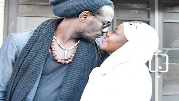 Carlou D en toute complicité avec sa femme Gnagna