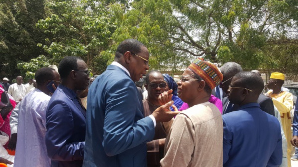 Arrêt sur image : Sidy Lamine Niasse en pleine discussion avec Mankeur Ndiaye