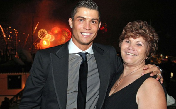 La mère de Cristiano Ronaldo s'en prend à Dimitri Payet sur Twitter